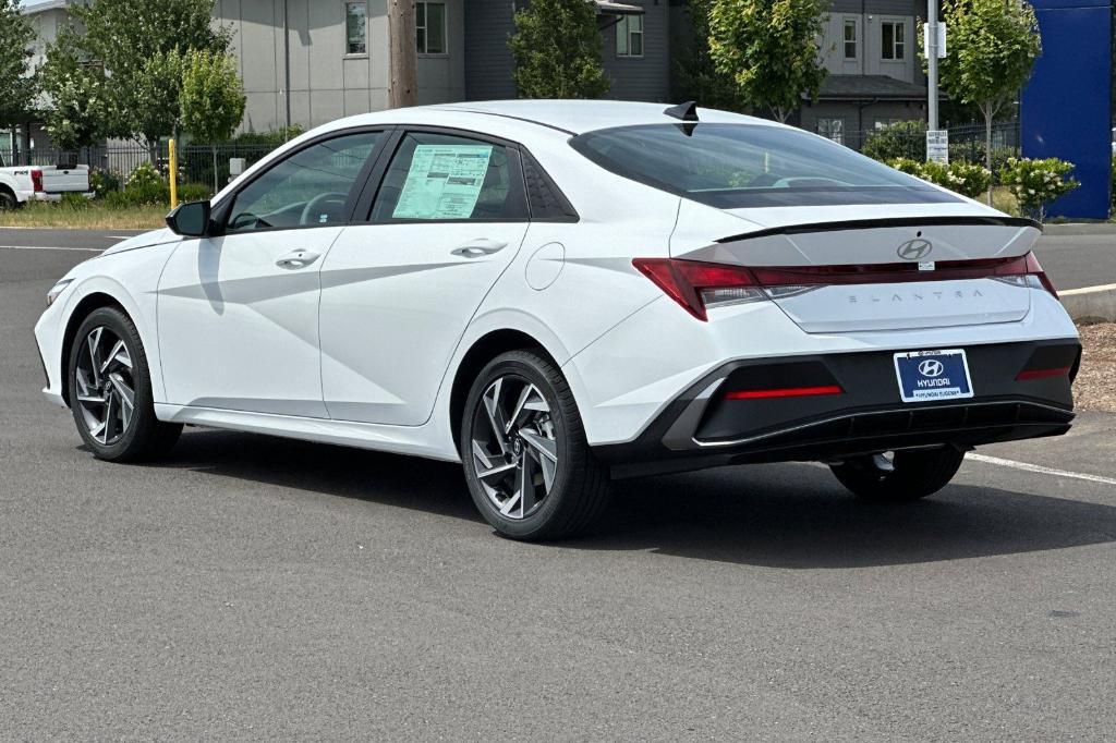 new 2025 Hyundai Elantra car