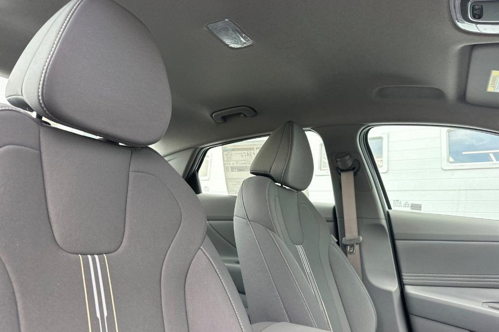 new 2025 Hyundai Elantra car