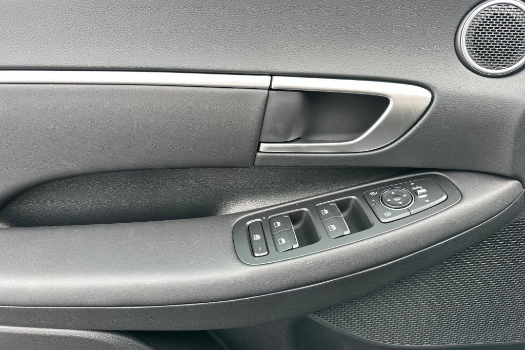 new 2025 Hyundai Sonata car, priced at $29,905