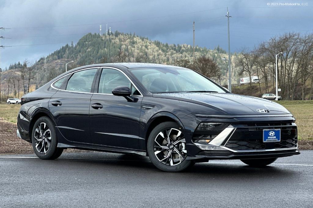 new 2025 Hyundai Sonata car, priced at $29,905