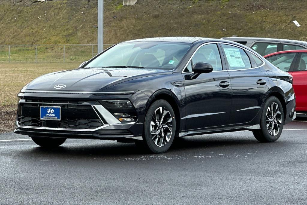 new 2025 Hyundai Sonata car, priced at $29,905