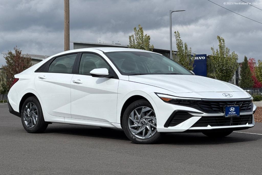 new 2025 Hyundai ELANTRA HEV car
