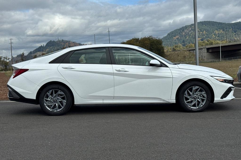 new 2025 Hyundai ELANTRA HEV car, priced at $24,813