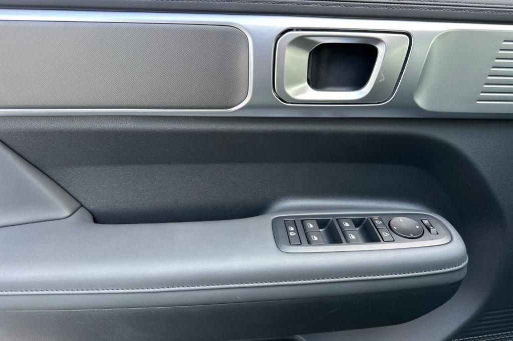 new 2025 Hyundai SANTA FE HEV car, priced at $35,814