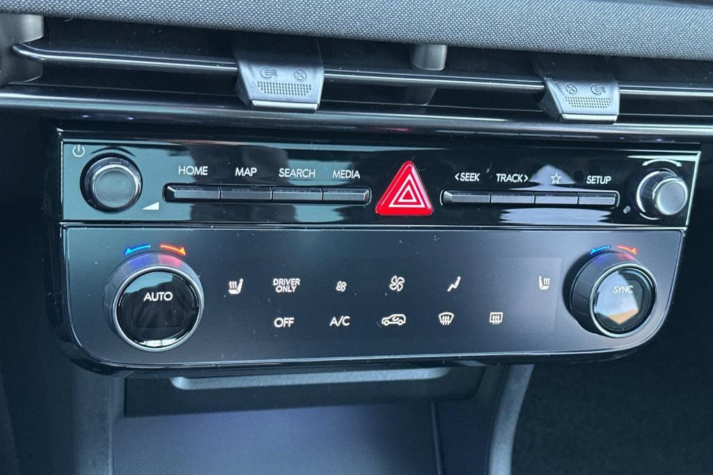 new 2025 Hyundai TUCSON Hybrid car, priced at $38,745