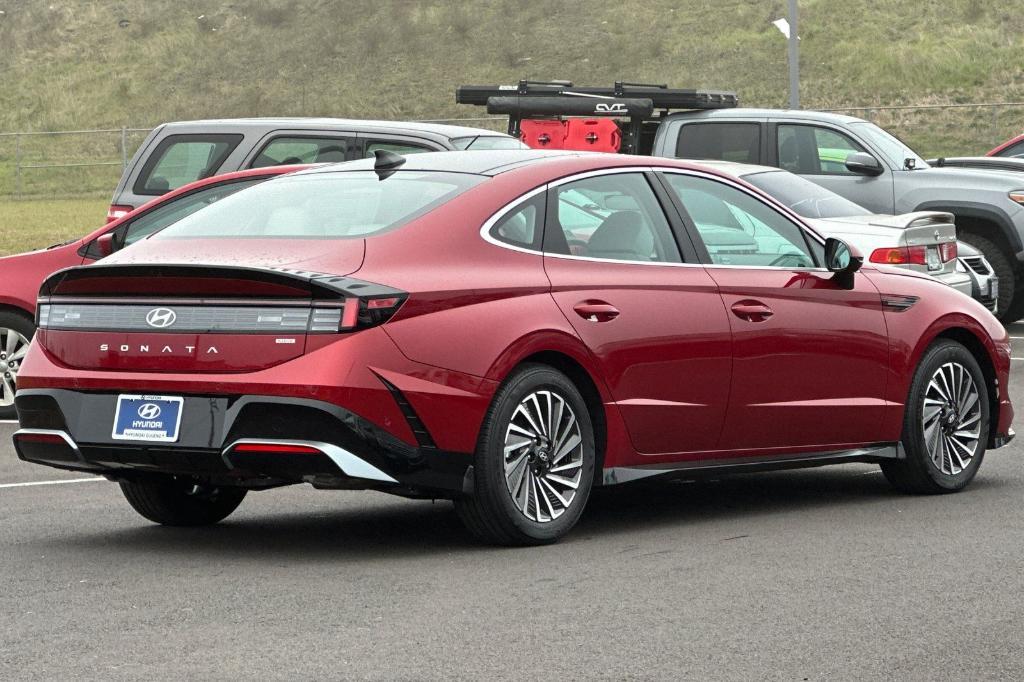 new 2025 Hyundai Sonata Hybrid car, priced at $38,560