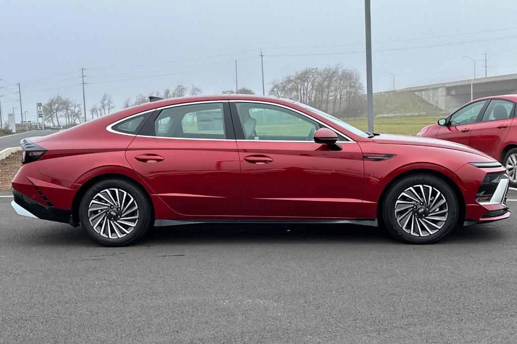 new 2025 Hyundai Sonata Hybrid car, priced at $38,560