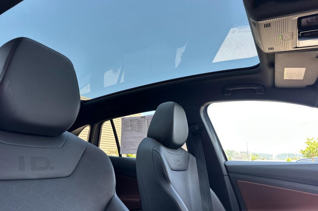 used 2022 Volkswagen ID.4 car, priced at $24,995
