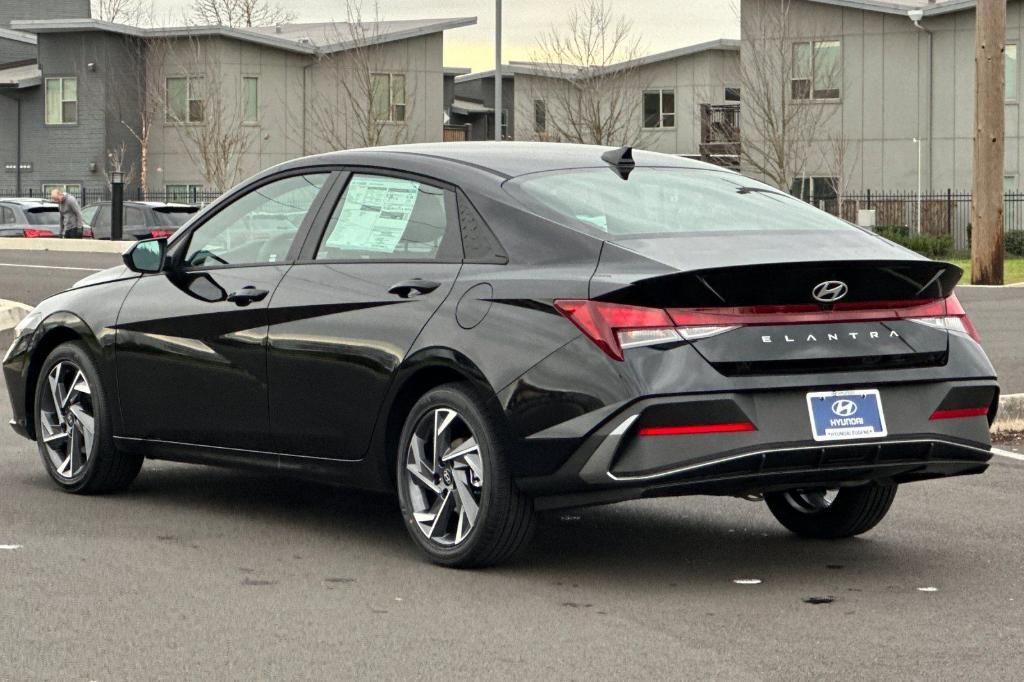 new 2025 Hyundai Elantra car