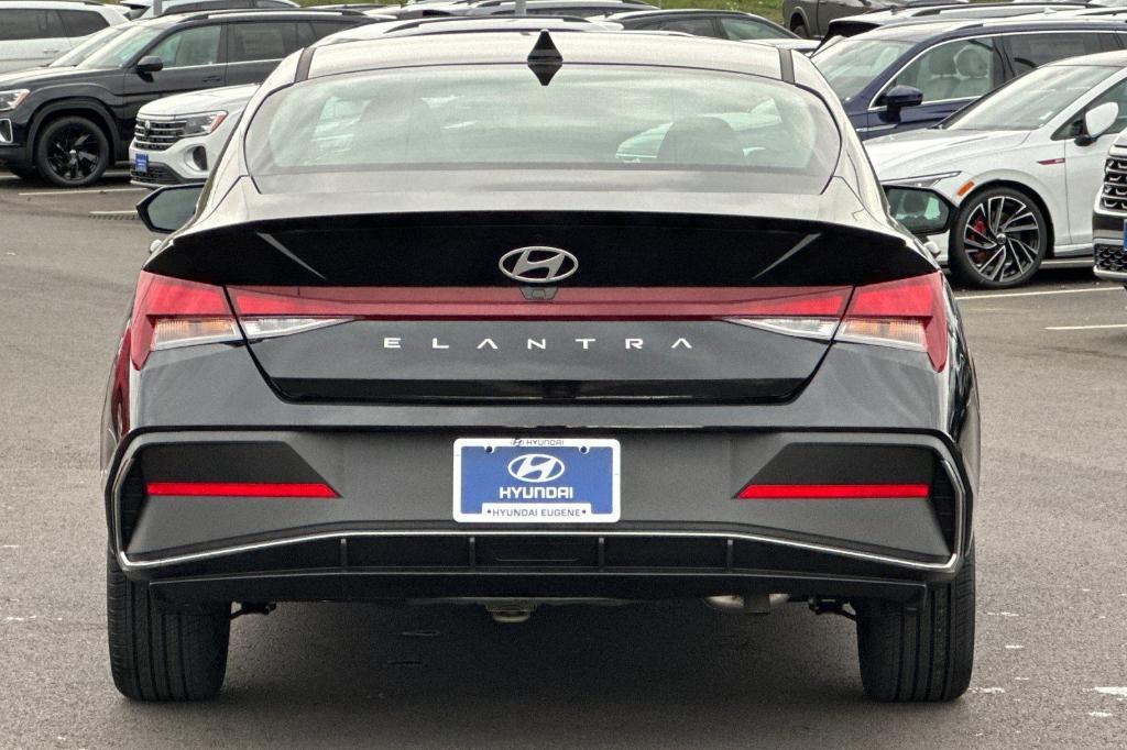 new 2025 Hyundai Elantra car