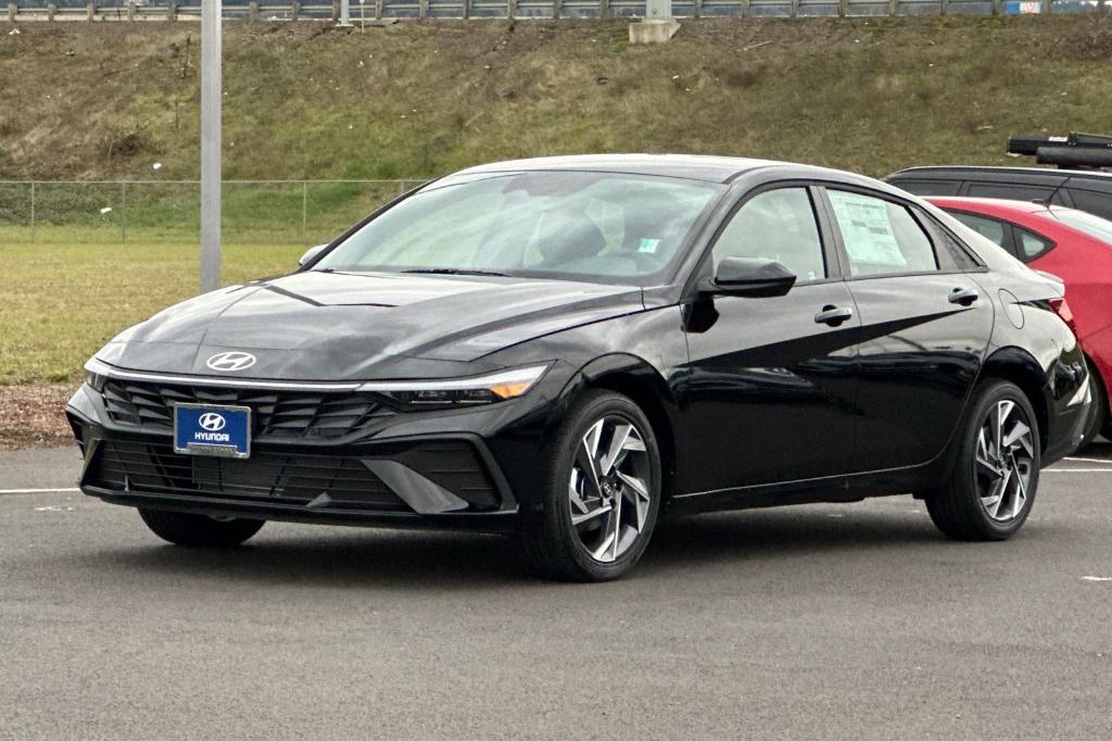 new 2025 Hyundai Elantra car