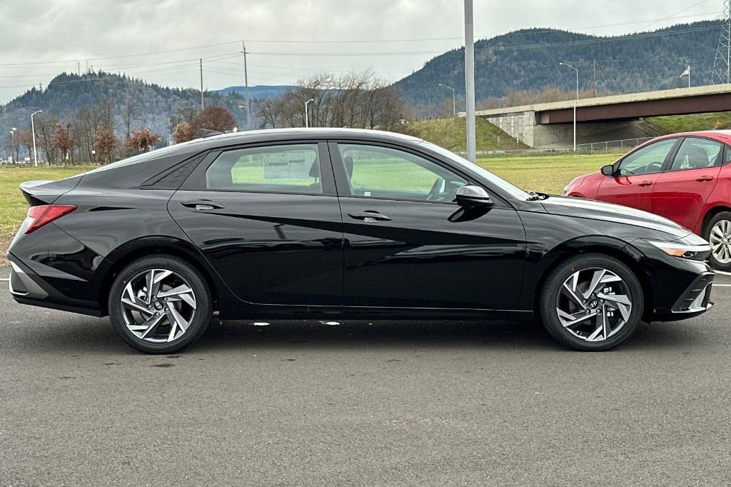 new 2025 Hyundai Elantra car