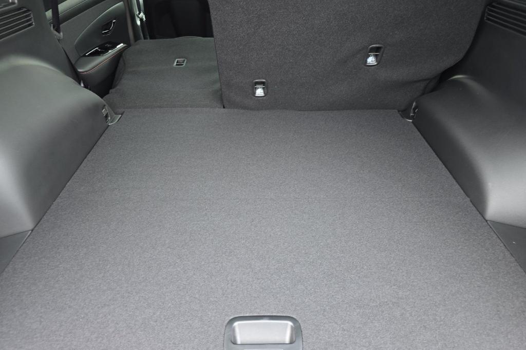 new 2025 Hyundai TUCSON Hybrid car, priced at $34,210