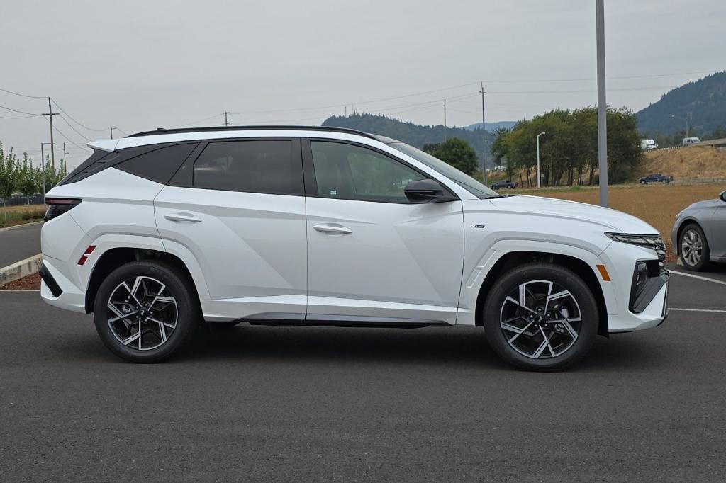 new 2025 Hyundai TUCSON Hybrid car, priced at $34,210