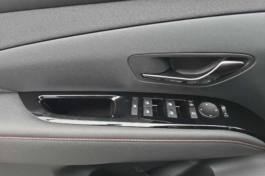 new 2025 Hyundai TUCSON Hybrid car, priced at $34,210