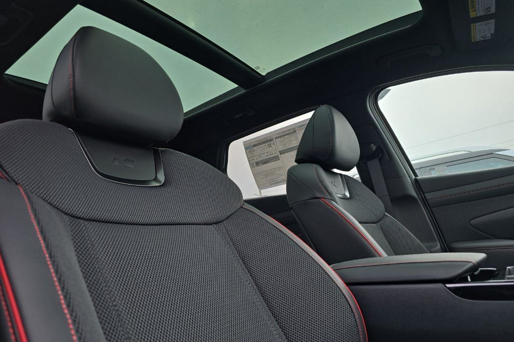 new 2025 Hyundai TUCSON Hybrid car, priced at $34,210