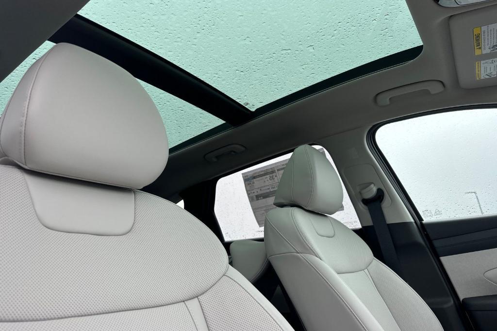 new 2025 Hyundai TUCSON Hybrid car, priced at $37,065