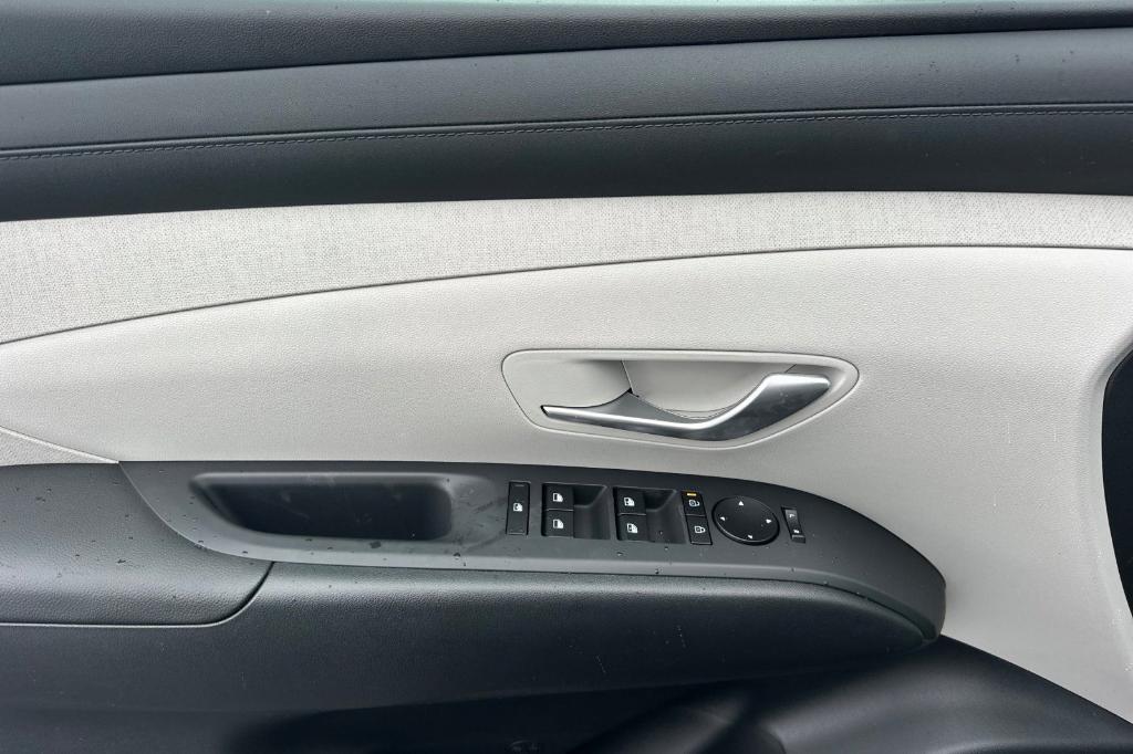 new 2025 Hyundai TUCSON Hybrid car, priced at $37,065