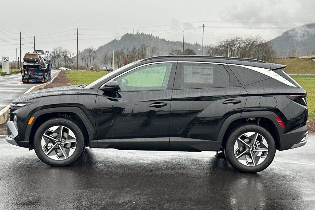 new 2025 Hyundai TUCSON Hybrid car, priced at $37,065