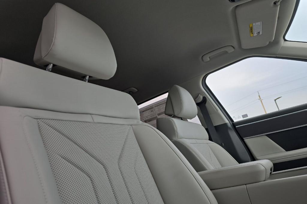 new 2025 Hyundai SANTA FE HEV car, priced at $35,934