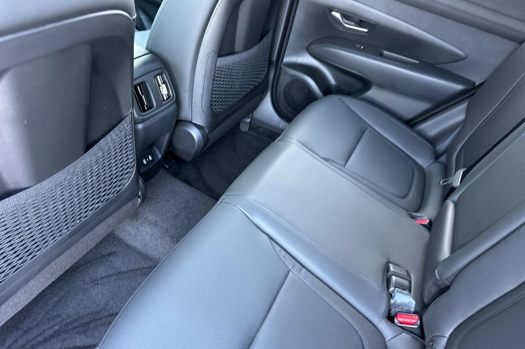 new 2025 Hyundai TUCSON Hybrid car, priced at $37,190