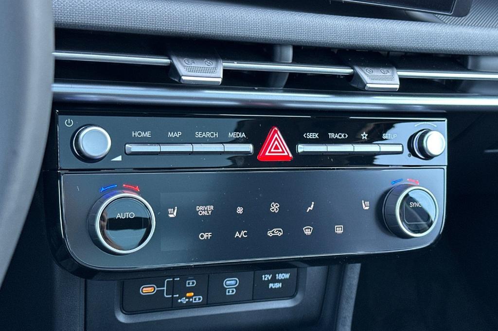 new 2025 Hyundai TUCSON Hybrid car, priced at $37,190