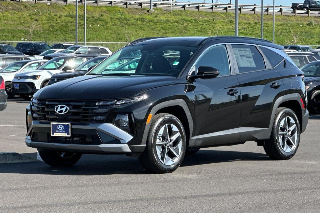 new 2025 Hyundai TUCSON Hybrid car, priced at $37,190