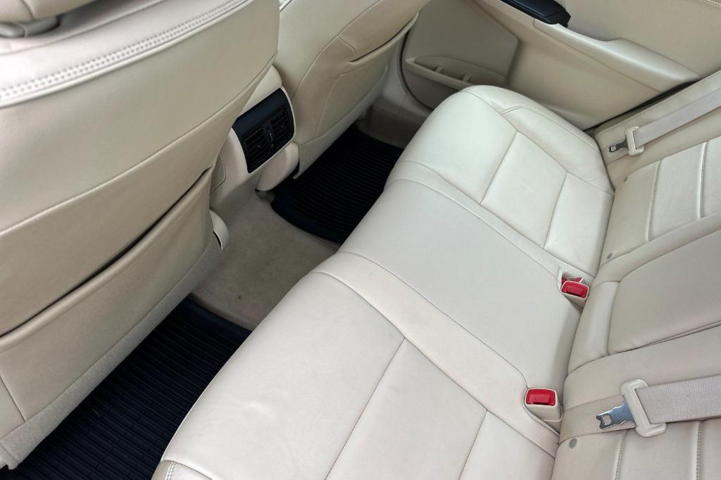 used 2015 Toyota Camry Hybrid car, priced at $15,988