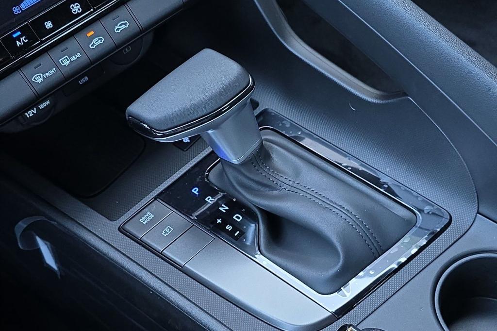 new 2025 Hyundai Elantra car, priced at $23,606