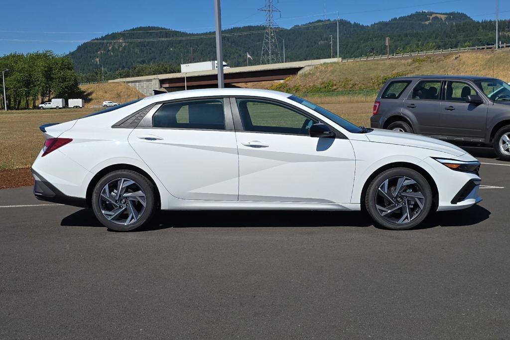 new 2025 Hyundai Elantra car, priced at $23,606