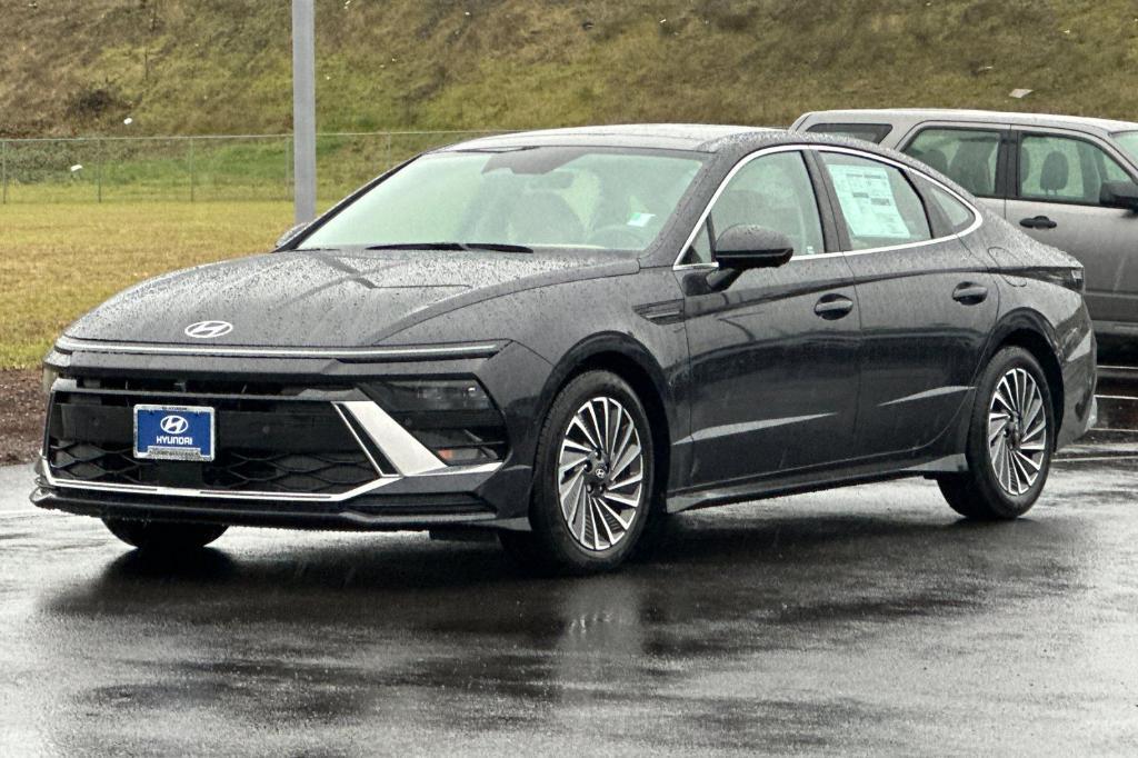 new 2025 Hyundai Sonata Hybrid car, priced at $38,160