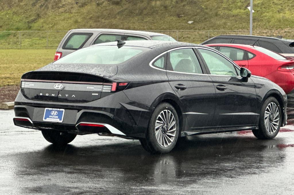 new 2025 Hyundai Sonata Hybrid car, priced at $38,160