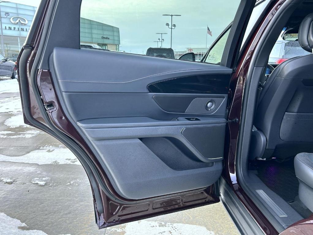 used 2024 Lincoln Nautilus car, priced at $52,999