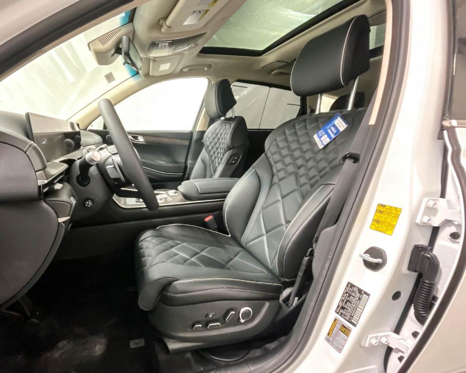 new 2025 Genesis GV80 car, priced at $76,289