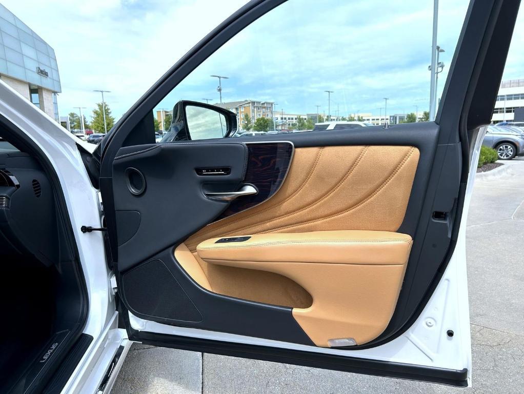 used 2022 Lexus LS 500 car, priced at $59,999