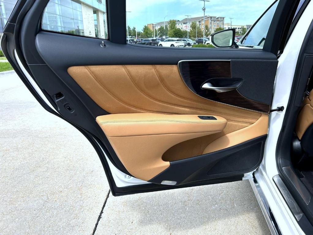 used 2022 Lexus LS 500 car, priced at $59,999
