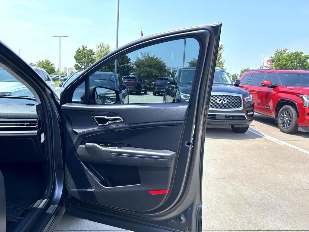 used 2023 Kia Sportage Hybrid car, priced at $28,699