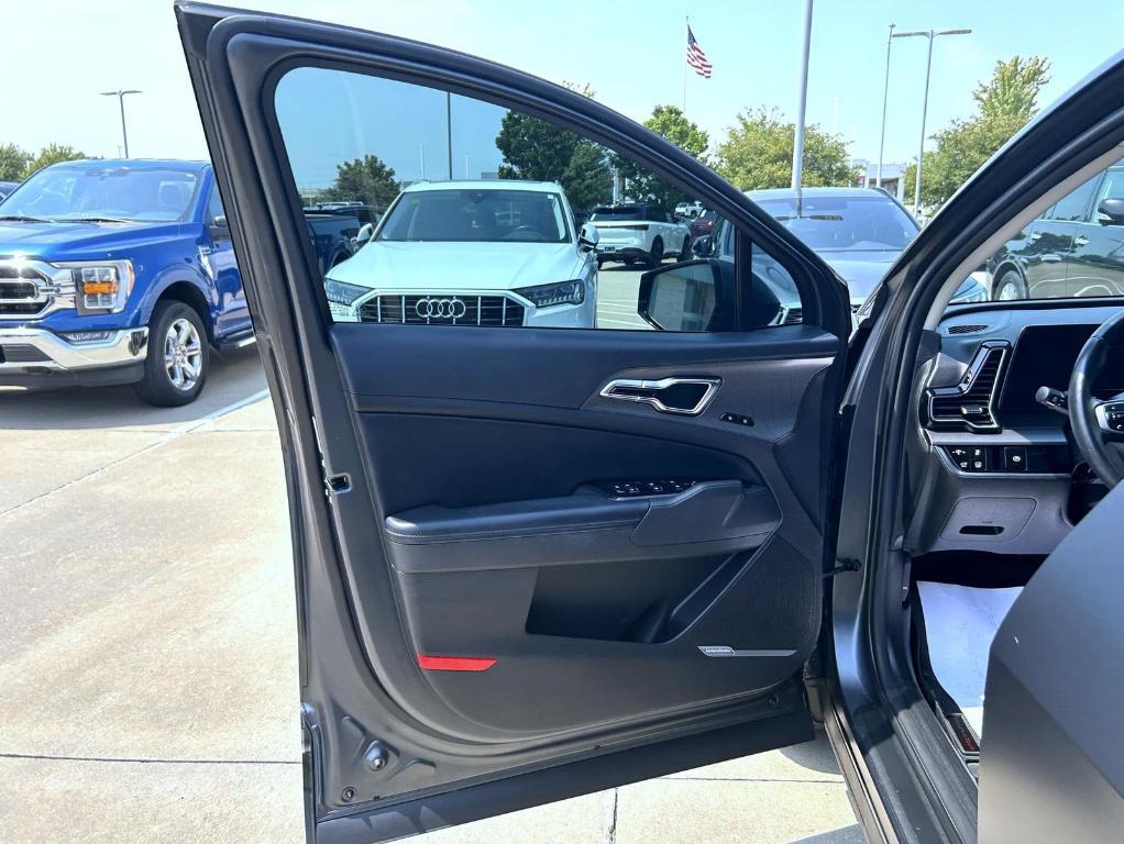 used 2023 Kia Sportage Hybrid car, priced at $28,699