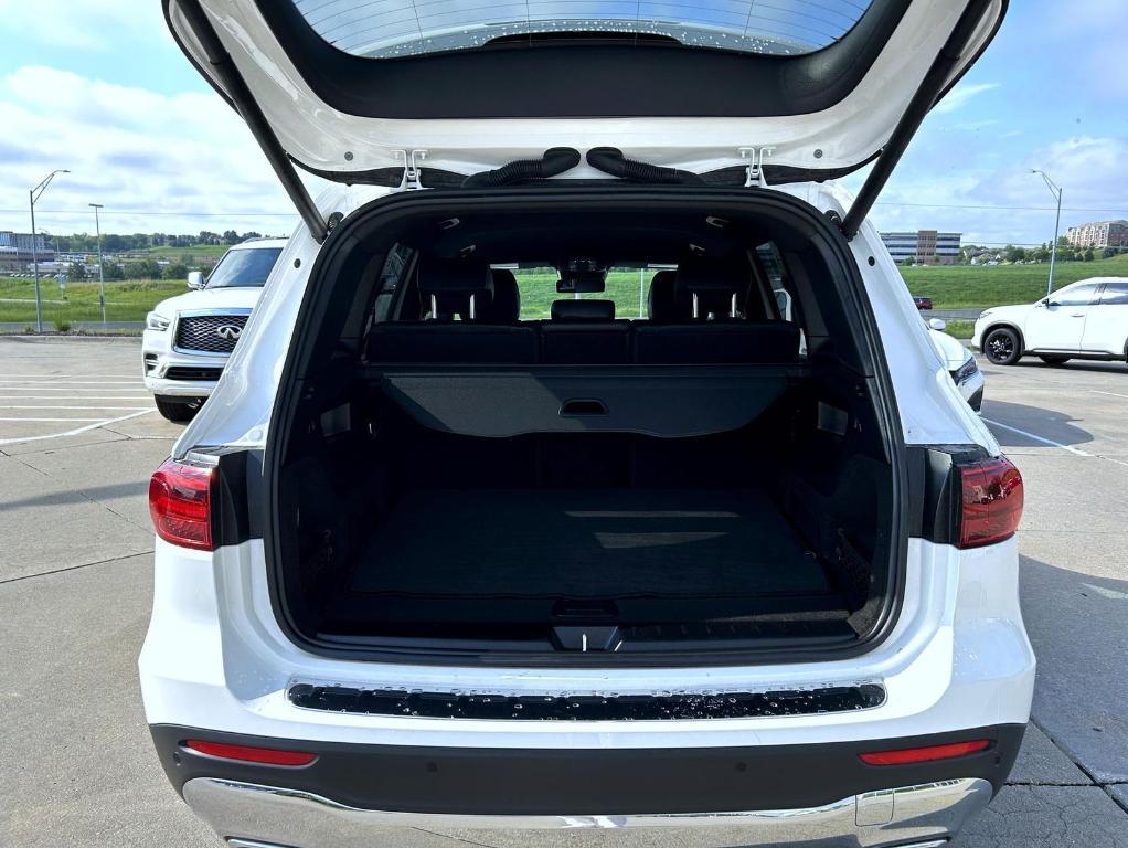used 2024 Mercedes-Benz GLB 250 car, priced at $32,999
