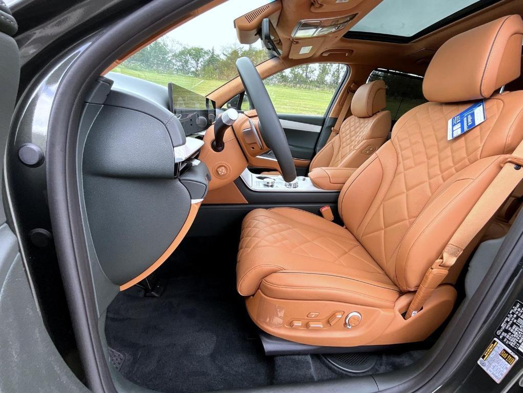 new 2025 Genesis GV80 car, priced at $82,080