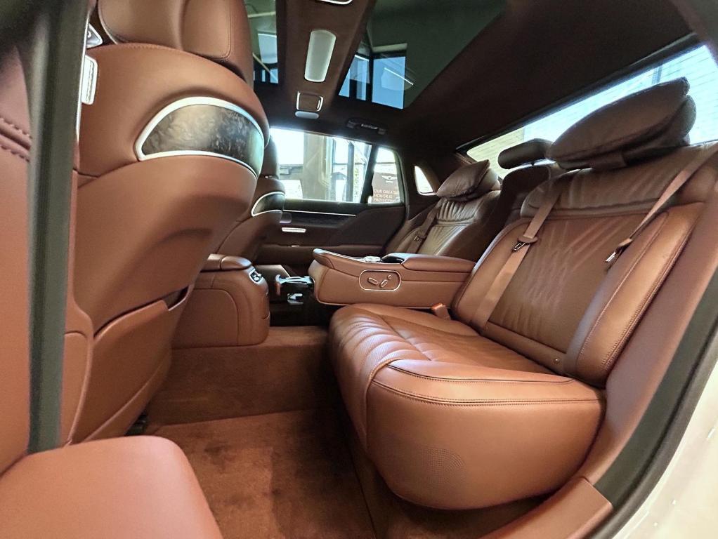 new 2025 Genesis G90 car, priced at $97,390