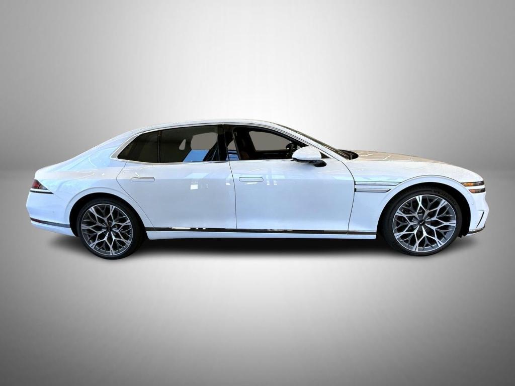 new 2025 Genesis G90 car, priced at $97,390