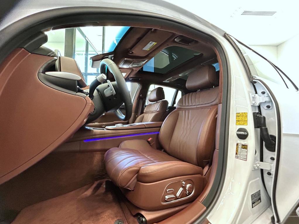 new 2025 Genesis G90 car, priced at $97,390