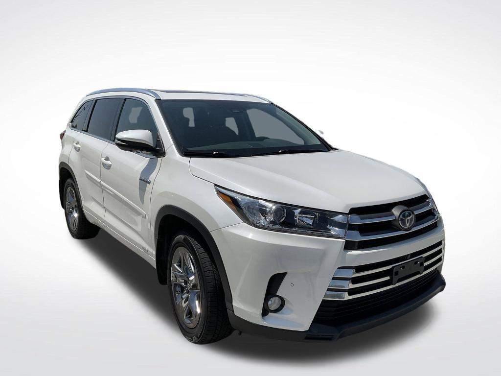 used 2018 Toyota Highlander Hybrid car, priced at $29,999
