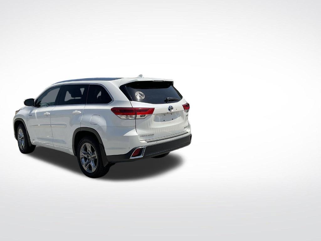 used 2018 Toyota Highlander Hybrid car, priced at $29,999