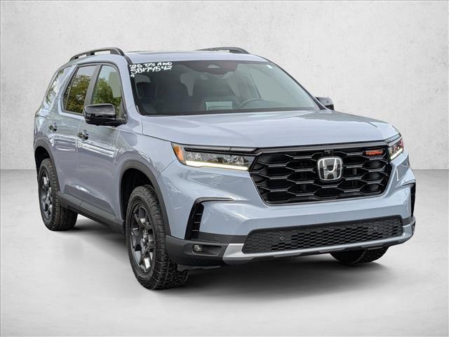 new 2025 Honda Pilot car, priced at $51,350