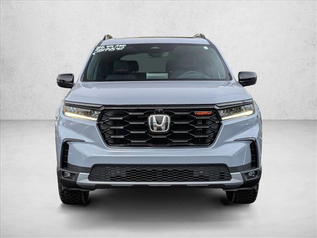 new 2025 Honda Pilot car, priced at $51,350