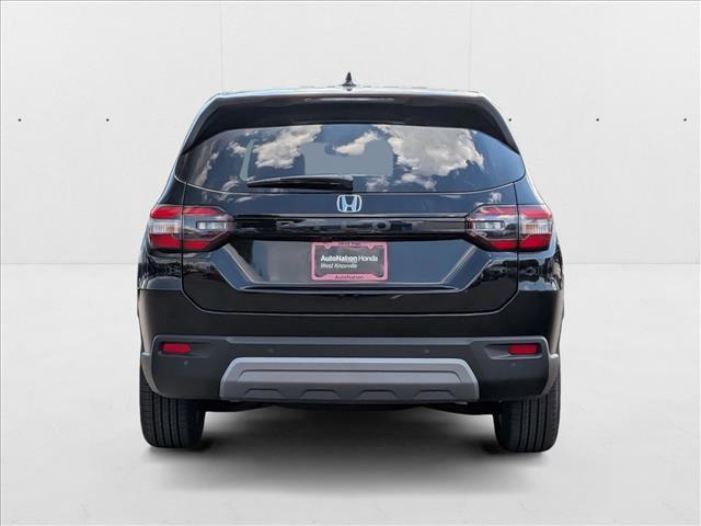 new 2025 Honda Pilot car, priced at $44,995