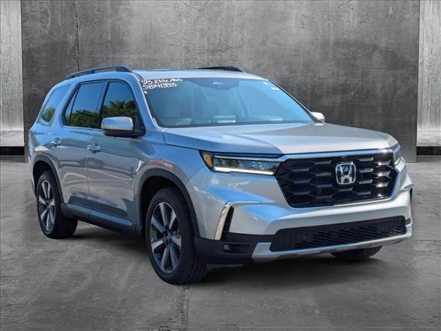 new 2025 Honda Pilot car, priced at $54,530