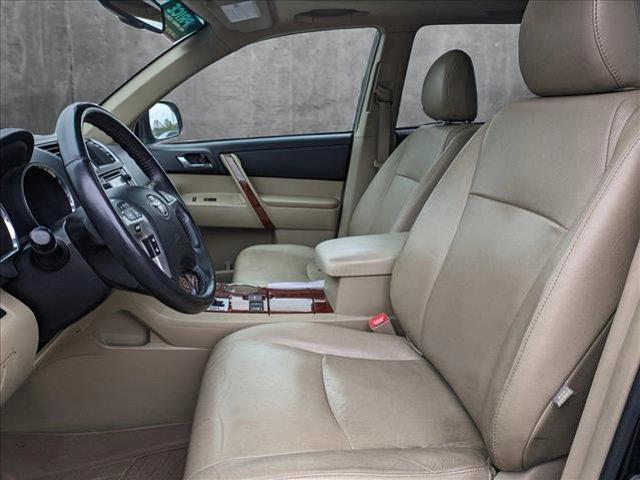 used 2013 Toyota Highlander car, priced at $7,637